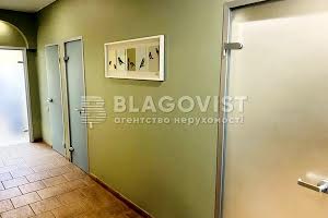 комерційна за адресою Верхогляда Андрія, 2