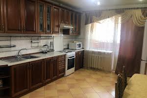 квартира за адресою Анни Ахматової вул., 35а