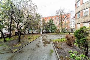 коммерческая по адресу Большая Житомирская ул., 17