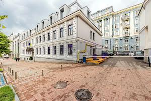 комерційна за адресою Богдана Хмельницького вул., 9