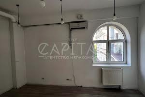 комерційна за адресою Воздвиженська вул., 45