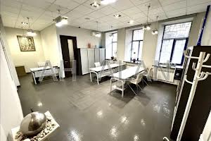 комерційна за адресою Микільсько-Ботанічна вул., 3
