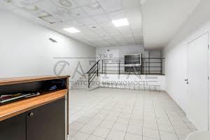 комерційна за адресою Антоновича вул. (Горького), 90-92