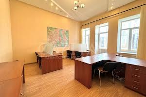 комерційна за адресою Саксаганського вул., 15