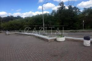 комерційна за адресою Лук'янівська вул., 1