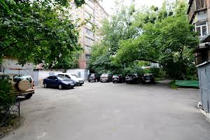 комерційна за адресою Білоруська вул., 15-А