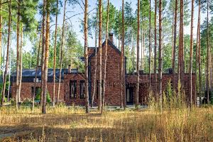будинок за адресою Набережна вул.