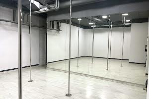 комерційна за адресою Анни Ахматової вул., 30