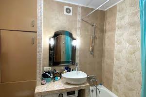 квартира за адресою поздовжня, 1б