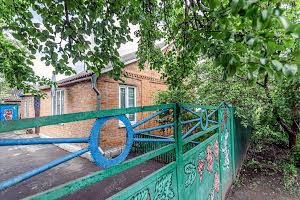 будинок за адресою Центральна, 1