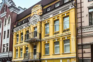 комерційна за адресою Воздвиженська вул., 43