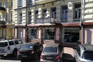 комерційна за адресою Антоновича вул., 14