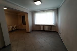 комерційна за адресою Празька вул., 32