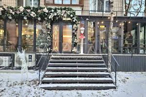 комерційна за адресою Василя Тютюнника вул. (Анрі Барбюса), 49