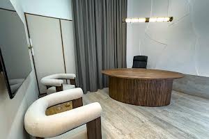 комерційна за адресою Саксаганського вул., 58
