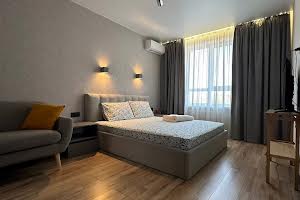 квартира за адресою Співдружності вул., 6