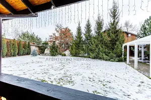 комерційна за адресою смт. Козин, Берегова вул., 6