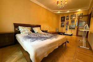 квартира за адресою Космонавтів вул., 6