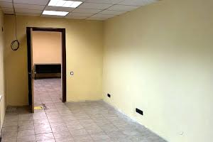 комерційна за адресою Уманська вул., 35-37