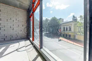 комерційна за адресою Лютеранська вул., 14в