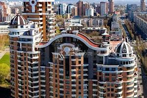 комерційна за адресою Лесі Українки бульв., 7-Б