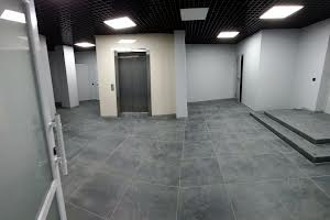 коммерческая по адресу Степана Бандеры просп. (Московський), 9 Б