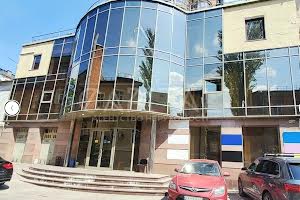 комерційна за адресою Басейна вул., 7-В