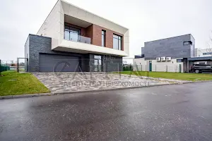 будинок за адресою с. Романків, Зелена