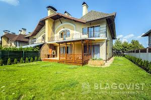 будинок за адресою смт. Козин, Берегова вул., 1