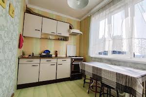 квартира за адресою Космічна вул., 11