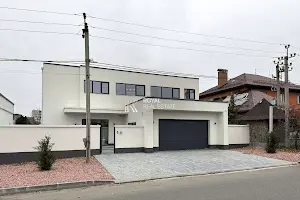 будинок за адресою с. Петропавлівська борщагівка, Княгині Ольги вул.