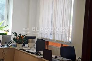 комерційна за адресою Почайнинська вул., 70