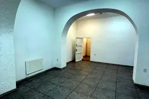 коммерческая по адресу Крушельницкой ул., 1