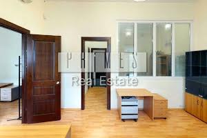 комерційна за адресою Саксаганського вул., 58