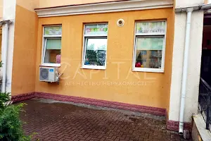 комерційна за адресою Валерія Лобановського вул., 21