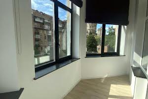 комерційна за адресою Бессарабська пл., 5