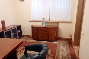комерційна за адресою Шовковична вул., 21
