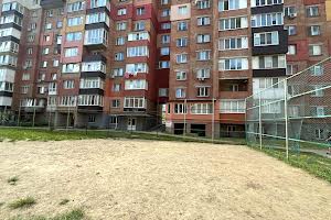 комерційна за адресою Будівельників вул., 2
