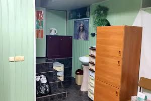 комерційна за адресою Васильківська вул., 42