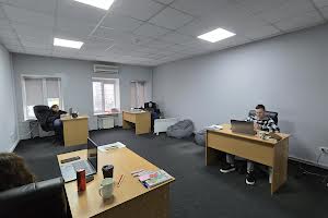 комерційна за адресою Лариси Руденко вул., 6-А