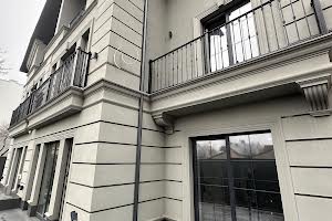 дом по адресу Ивана Крылова ул.
