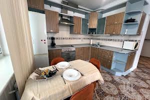 квартира за адресою Верховинна вул., 37