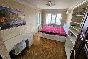 квартира за адресою Дегтярівська вул., 15