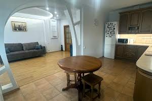 квартира за адресою Верховинна вул., 35