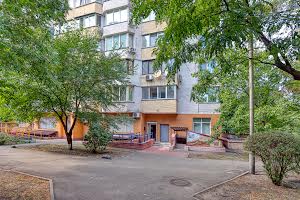 комерційна за адресою Анни Ахматової вул., 35