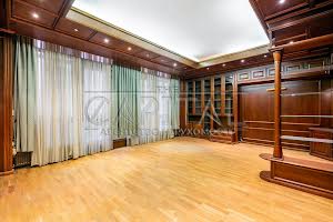 комерційна за адресою Жилянська вул., 5/60