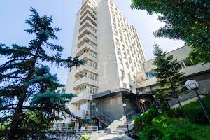 комерційна за адресою Миколи Міхновського бульв. (Дружби Народів), 38