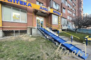 комерційна за адресою Драгоманова вул., 17