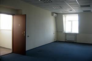 комерційна за адресою Ореста Васкула вул., 8