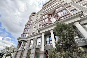 комерційна за адресою Степана Бандери вул., 21